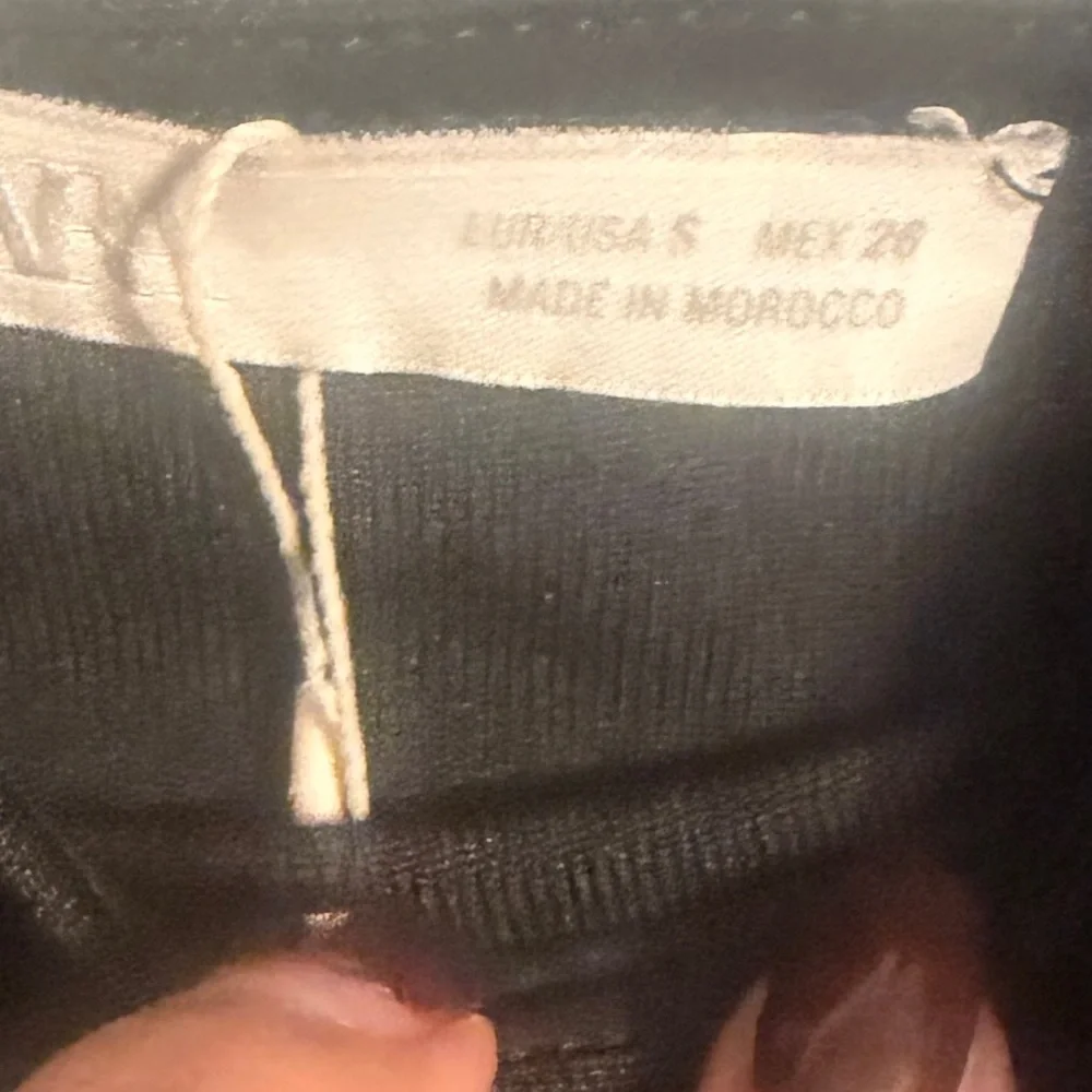 Zara Sleeveless Black Scoop-Neck Bubble Hem Dress NWT - Picture 4 of 8